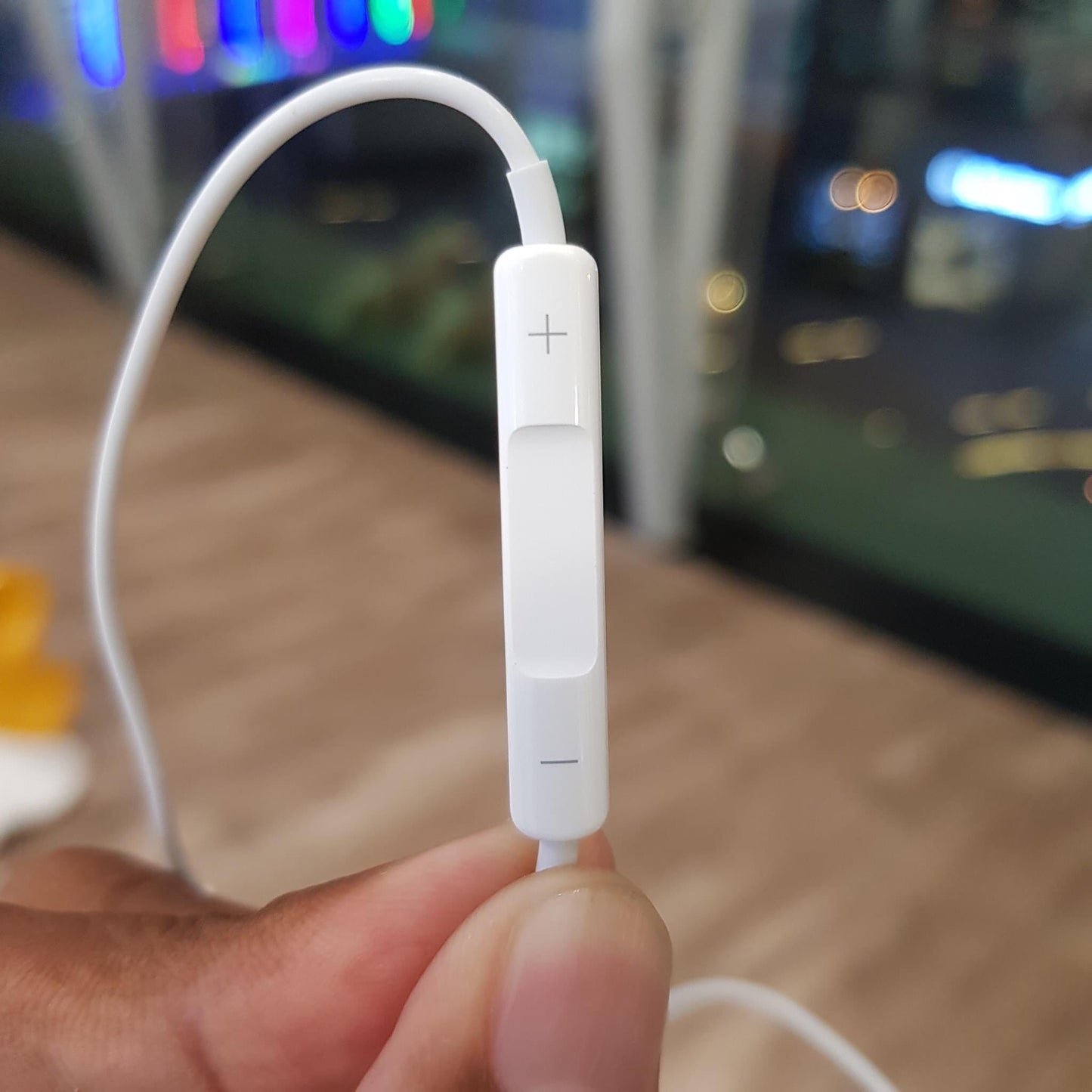 i768 Apple Lightning EarPods Original (used)